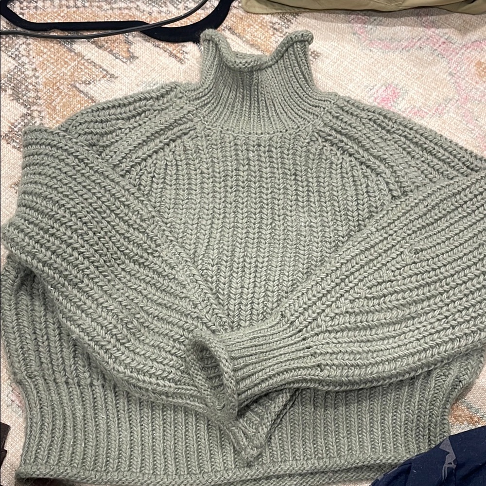 H & M turtleneck sweater